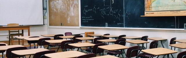 ZLF Niš: Nasilno prekidanje polugodišta izraz nemoći, nesposobnosti i kukavičluka režima, ministarka prosvete da podnese ostavku