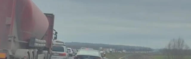 KOLAPS Kilometarske kolone u pravcu Zlatibora (VIDEO)
