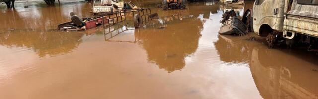 STRAVIČNI SNIMCI, POGINULO NAJMANJE 50 LJUDI! Vlasti pozvale na HITNU EVAKUACIJU, razorne poplave u afričkoj državi, nestalo 125 osoba! (VIDEO)