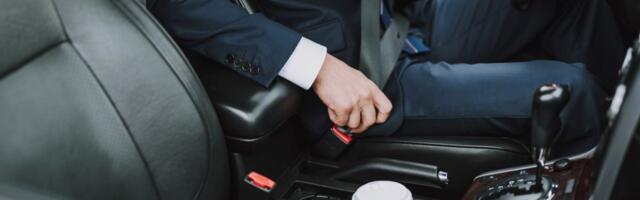 Da li ste primetili ovo dugme u automobilu? Ključno je za bezbednost