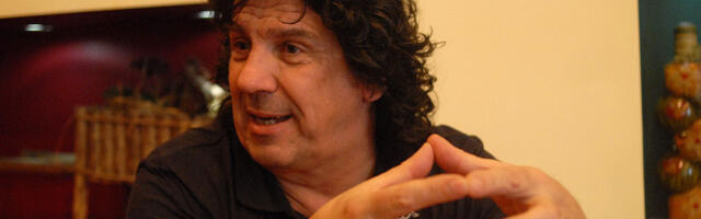 Priča o Dragoljubu Đuričiću, legendi građanskih protesta 90-tih, muzičaru o kome je pisao i Independent: Film „Čovek lavina“ na festivalu ZagrebDox