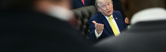 Trump kaže da će SAD pobijediti u Iranu 'uz vojsku ili na papiru'
