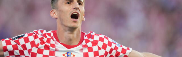 OTAC MU POGINUO, MAJKA SE ŽRTVOVALA ZA NJEGA, A ON POSTAO HEROJ U KOMŠILUKU! Ko je novi junak "vatrenih"?! Sprečio je bruku Hrvata i ima tešku životnu priču!