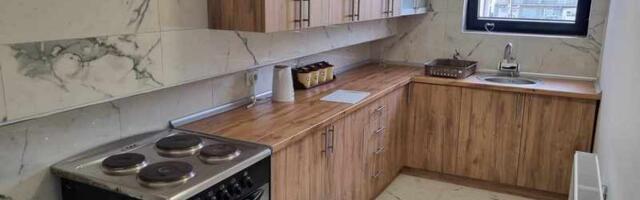 Gradonačelnik Leskovca donirao kuhinju Romskoj crkvi