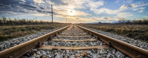 Teretni voz iskliznuo sa šina na pruzi Kraljevo-Požega, nema povredjenih