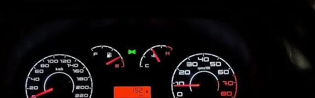 Inđija: Jedan vozio 205 km/h, drugi skoro 200, a nema vozačku dozvolu