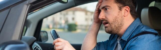 Većina vozača pravi ovu grešku! Evo kako se pravilno pritiskaju papučice gasa i kočnice (FOTO)