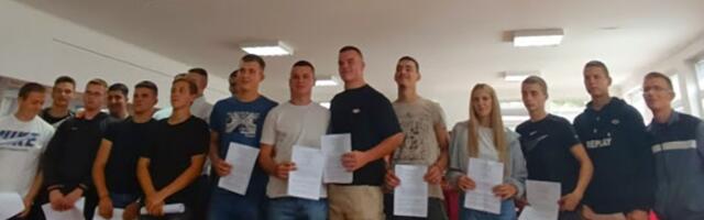 Fondacija „Ana i Vlade Divac“ obezbedila novu opremu za 20 mladih poljoprivrednika iz Požege