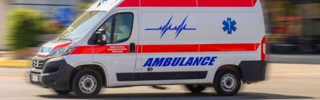 TEŽAK udes na Brankovom mostu: Motociklista leži na putu!