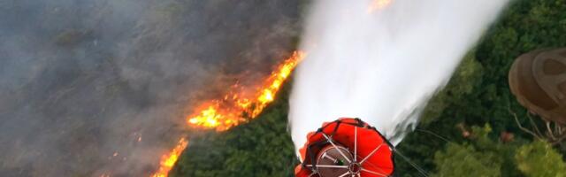 MO: U toku redovna obuka za gašenje požara iz helikoptera Vojske Srbije