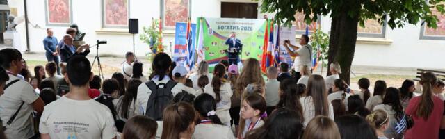 "Ma gde živeli, Srbija će uvek biti vaša kuća!" Ministar Milićević otvorio tematski kamp u Bogatiću: Koreni daju snagu da sigurno koračamo u budućnost! (FOTO)