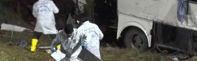 Петоро мрвих, шесторо повређених у удесу минибуса код Истанбула