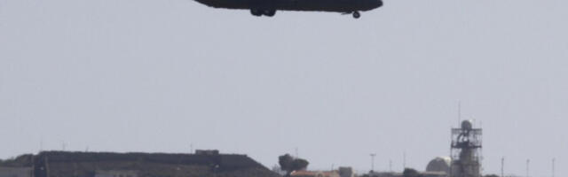 У Колумбији пао авион са 110 војника