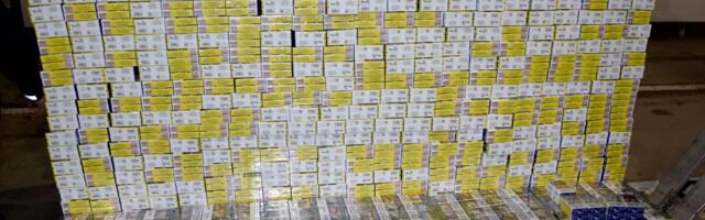 MUŠKARAC UHVAĆEN NA BAČKOM BREGU SA 5.260 PAKLICA CIGARETA: Budžet Republike Srbije oštećen za više od 2 miliona dinara (FOTO)