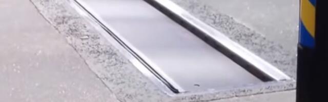 VIDEO: Ležeći policajci koji "kažnjavaju" samo one koji voze prebrzo