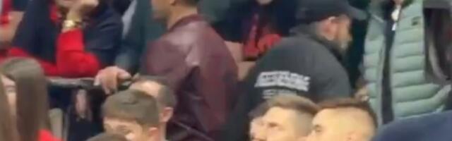 Bivši igrač Zvezde ima veštački kuk, ali ga ni to nije sprečilo da dođe u Arenu da navija za košarkaše!