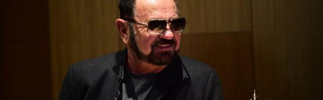 NJIH DVOJE NE TREBA VIŠE DA PEVAJU, GROZNO ZVUČE! Mile Kitić OŠURIO PO KOLEGAMA, PROGOVORIO O POVLAČENJU SA SCENE! (VIDEO)