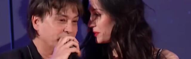 Pevač bio neženja sve do 53. godine, pa mu TRI DECENIJE mlađa RODILA NASLEDNIKA: "Obuzeo me je neverovatan osećaj sreće"