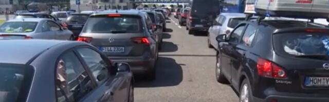 Ogromne gužve na granicama