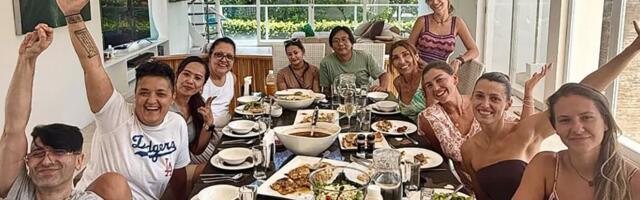 Uskršnja idila na Baliju: Marija Šerifović s porodicom i Jovanom Pajić uživa za praznik, sto pun specijaliteta
