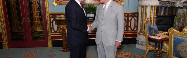 Kir Starmer zvanično podneo ostavku: Velika Britanija nema premijera