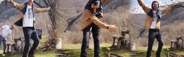 (VIDEO) Otišao na planinu pa zaigrao kolo! Milan Vasić još jednom pokazao koliko voli Kosovo i Metohiju