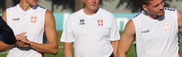 Srbija sa dva napadača na Letoniju, dva iznenađenja u startnih 11! (SASTAVI)