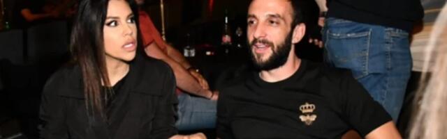 "NE MOŽEŠ DA SEDIŠ SA NAMA": Kaji Ostojić suprug priredio SKANDAL u javnosti, o ovome danas bruji cela SRBIJA