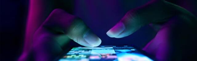 Istina o plavom svetlu sa ekrana vašeg mobilnog: Ne, ne uništava vam san