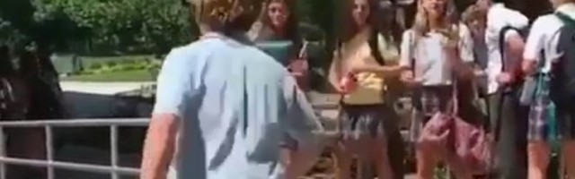 MUŠKOST JE OSTAVIO NA TOJ ŠIPKI! Naloženi klinac se pred devojkama IZBLAMIRAO ZA MEDALJU!