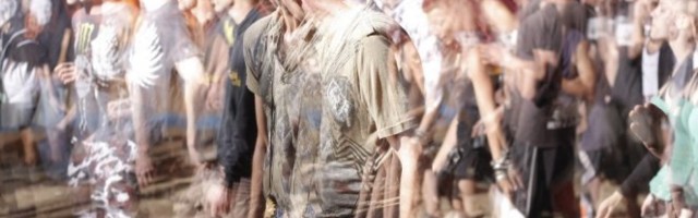 Norvežani slavili ukidanje mera protiv korone! Noćni klubovi bili puni, policija i hitna pomoć imali pune ruke posla! /VIDEO/