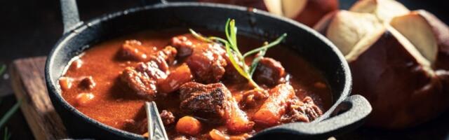 Fini gulaš: Sam se kuva