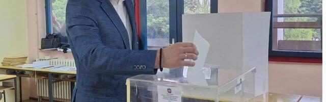 Boško Obradović iskoristio svoje biračko pravo