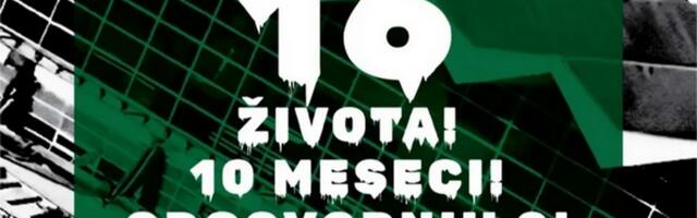 Odavanje pošte nastradalima prilikom pada nadstrešnice danas ispred Gimnazije Leskovac