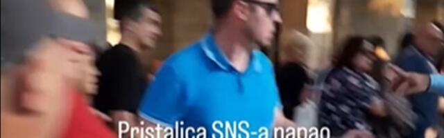 Incident u Kraljevu: Muškarac iz kolone "protiv blokada" napao mladića (VIDEO)