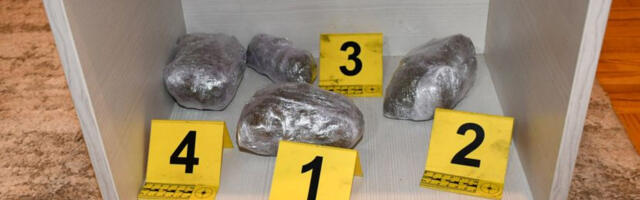 DVE ŽENE UHAPŠENE U ZRENJANINU  Prilikom pretresa kod njih su pronađeni narkotik i vaga