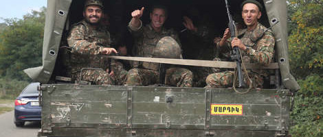Armenci odlaze dok azerbejdžanska vojska ulazi u Agdam