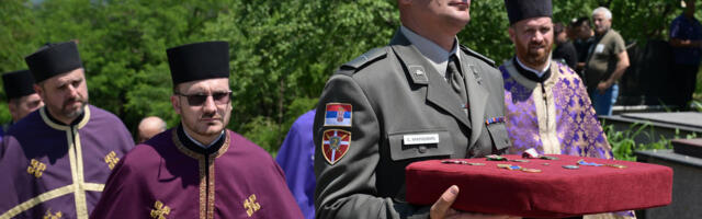 Vučić posthumno odlikovao vodnika koji je poginuo u mirovnoj misiji u Libanu