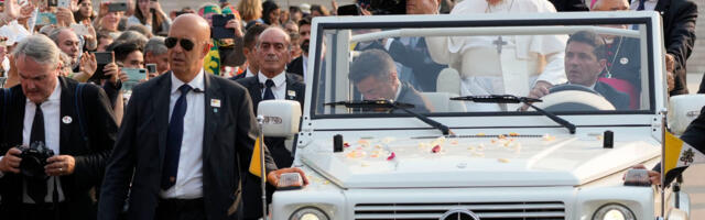 Papa Franja: Crkva je otvorena za LGBT osobe, ali ima zakone