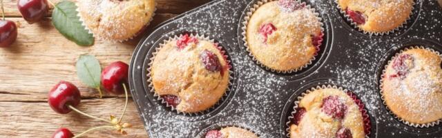 Savršeni mafini sa višnjama i kiselom pavlakom