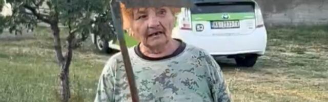 Žena NASRNULA KOSOM na Kragujevčane koji su doneli pomoć ugroženima od požara: "Ko mi dira Vučića" (VIDEO)