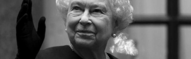 Експрес: Краљица Елизабета II добијала финансијске савете од Епстина