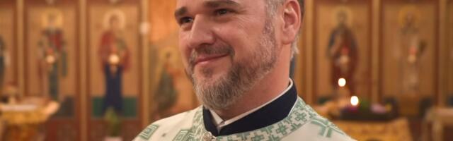 "Muslimani i Amerikanci u srpskoj crkvi prelaze u pravoslavlje!" Sveštenik iz Srbije napravio čudo u Čikagu, zbog jedne stvari ga zovu psiholog u mantiji