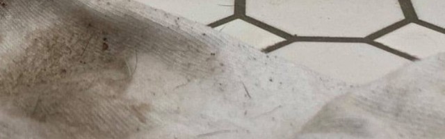 Ćerka je odbijala da skloni prljavu čarapu, trik njene majke će vas oduševiti! (FOTO)