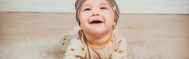 OVA BEBA ĆE BITI NAJBOLJI RODITELJ IKADA! Mama i tata su počeli da plaču, a evo šta je ona uradila!