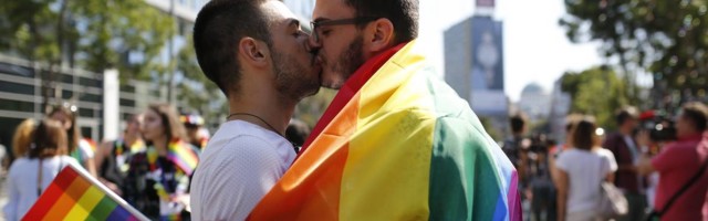 Srbi, naši matičari vas čekaju - crnogorske LGBT grupe pozivaju istopolne parove koji žele da sklope partnerstvo, da to urade u Crnoj Gori