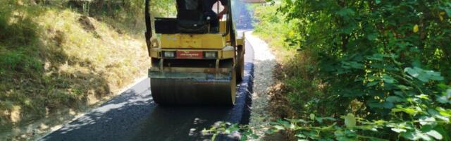 Asfaltiranje putnih pravaca u Karanu