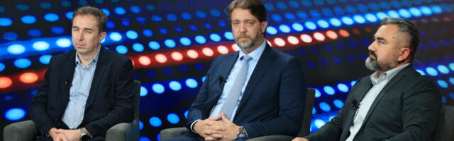 Dašić i Momčilović: Mala kućna imitacija partijskih lidera