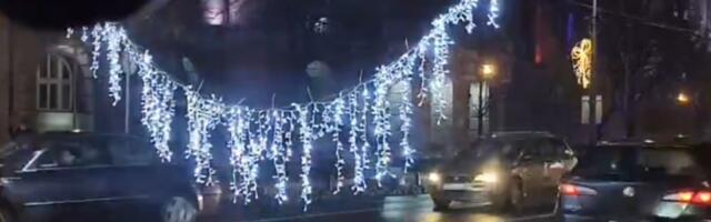 VIDEO Pala novogodišnja rasveta u Ulici kneza Miloša u Beogradu