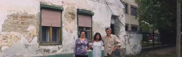 Tročlana porodica iz Srpske Crnje 15 meseci živela bez struje (Video)